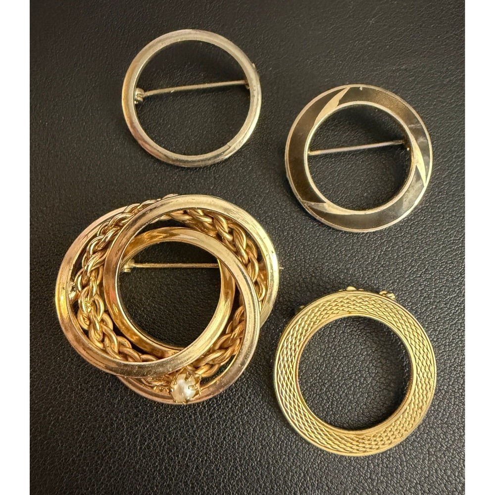 Vintage Circle Brooch Set of 4. Gold Tone Silver Tone Simulated Pearl